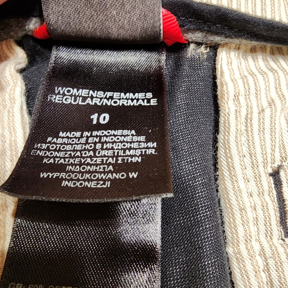 The North Face Ladies Hiking Capris, Black, Size 10 - Picture 3 of 8